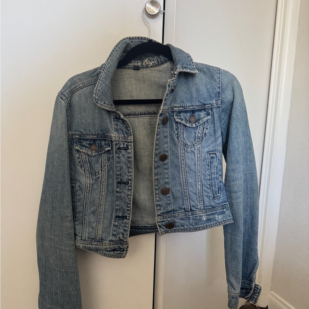 American Eagle Cropped Denim Jacket Light Wash Blue – Women’s S